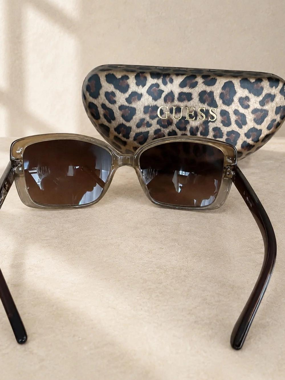 Guess Oversized Brown Gradient Sunglasses with Leopard Case